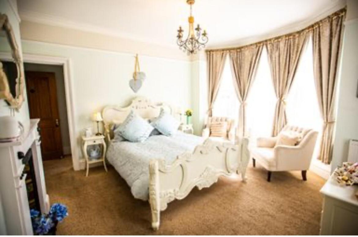 Bed and Breakfast Abbotsleigh Of Whitby Exterior foto