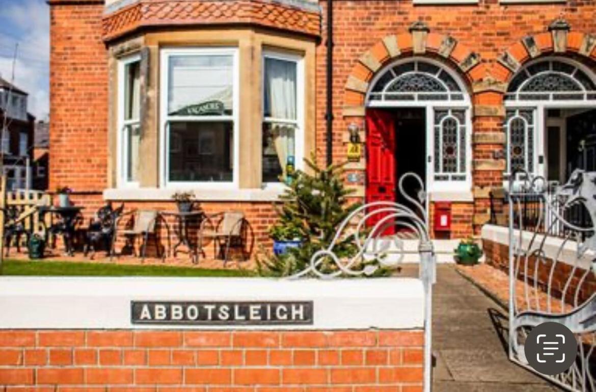 Bed and Breakfast Abbotsleigh Of Whitby Exterior foto